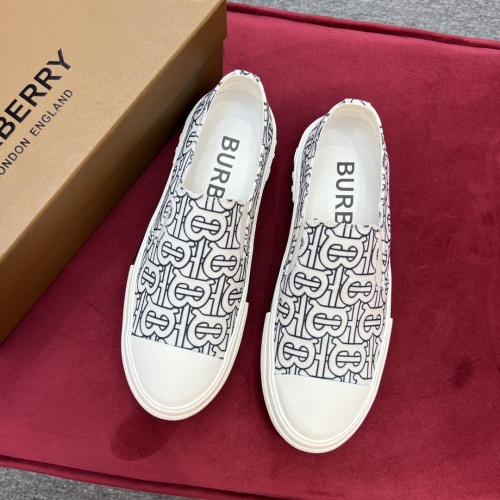 $76.00 USD Burberry Casual Shoes For Men #976434