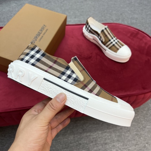 Replica Burberry Casual Shoes For Men #976456 $76.00 USD for Wholesale