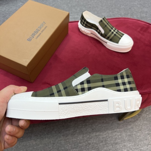 Replica Burberry Casual Shoes For Men #976458 $76.00 USD for Wholesale
