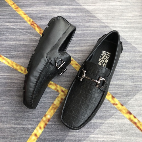 Salvatore Ferragamo Leather Shoes For Men #976559