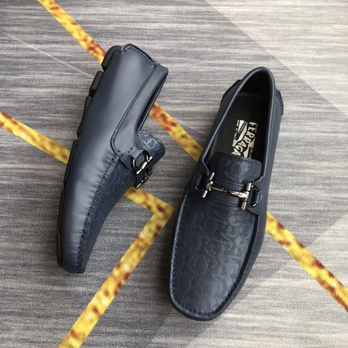 Salvatore Ferragamo Leather Shoes For Men #976561