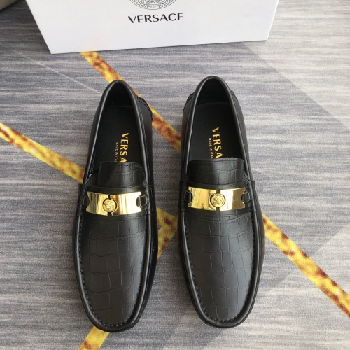 Versace Leather Shoes For Men #976566
