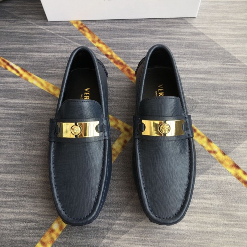 Versace Leather Shoes For Men #976568