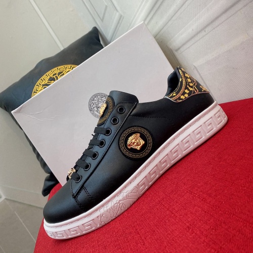 Replica Versace Casual Shoes For Men #976620 $72.00 USD for Wholesale