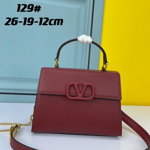 Valentino AAA Quality Messenger Bags For Women #976896