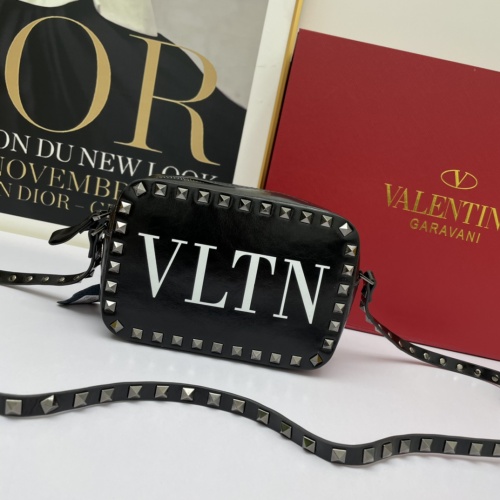 Valentino AAA Quality Messenger Bags For Women #976902
