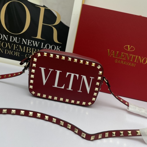 Valentino AAA Quality Messenger Bags For Women #976903