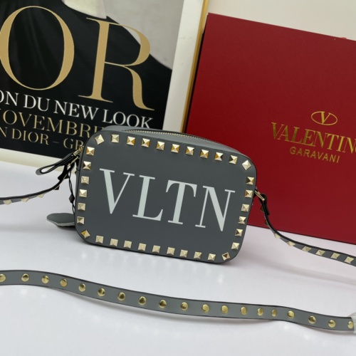 Valentino AAA Quality Messenger Bags For Women #976904