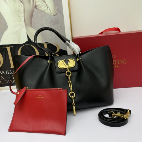 Valentino AAA Quality Handbags For Women #976937