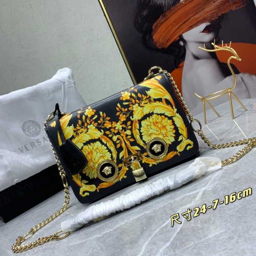 Versace AAA Quality Messenger Bags For Women #977005