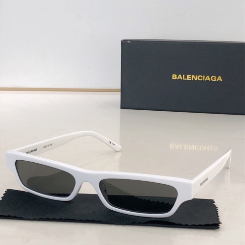 Balenciaga AAA Quality Sunglasses #978951