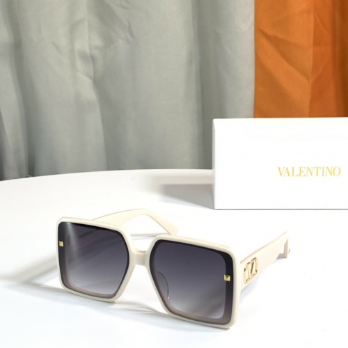 Valentino AAA Quality Sunglasses #979371