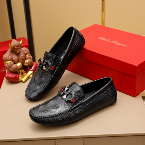 Salvatore Ferragamo Leather Shoes For Men #981208