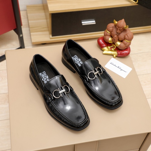 Salvatore Ferragamo Leather Shoes For Men #981340