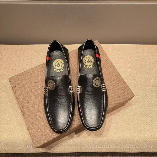 Versace Leather Shoes For Men #982372