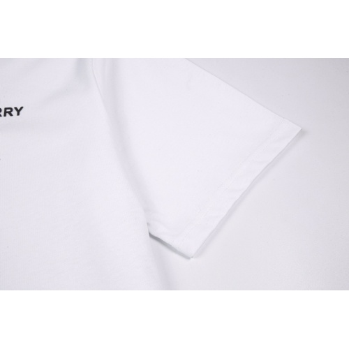 Replica Burberry T-Shirts Short Sleeved For Unisex #982560 $40.00 USD for Wholesale