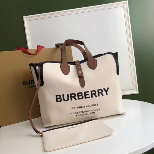 Burberry AAA Quality Handbags For Women #983319