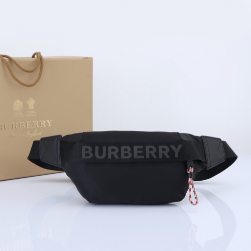 Burberry AAA Man Messenger Bags #983327
