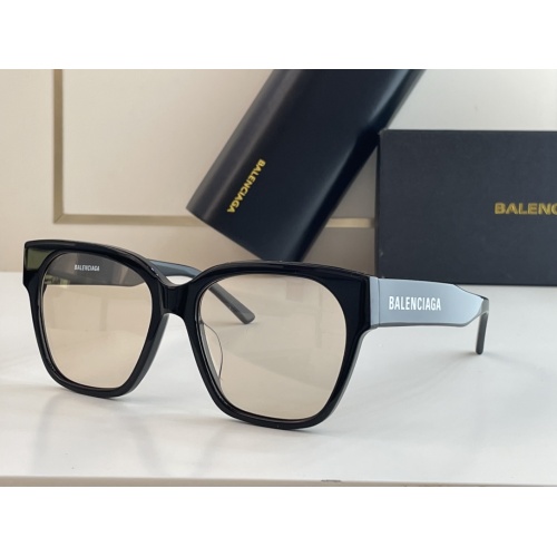 Balenciaga AAA Quality Sunglasses #983848
