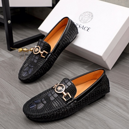 Versace Leather Shoes For Men #983854