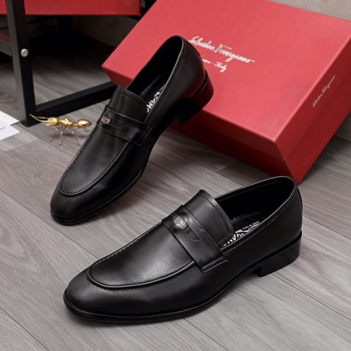 Salvatore Ferragamo Leather Shoes For Men #983928