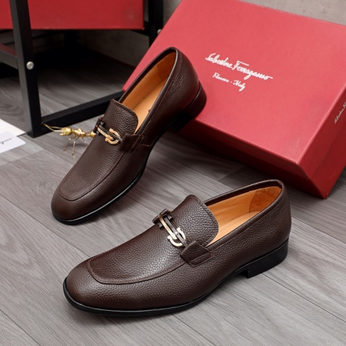 Salvatore Ferragamo Leather Shoes For Men #983930