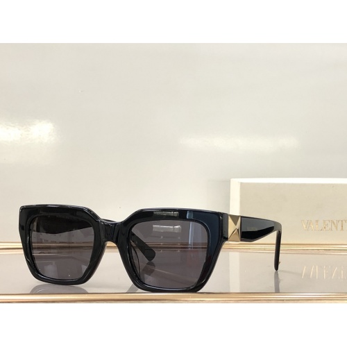 Valentino AAA Quality Sunglasses #983952