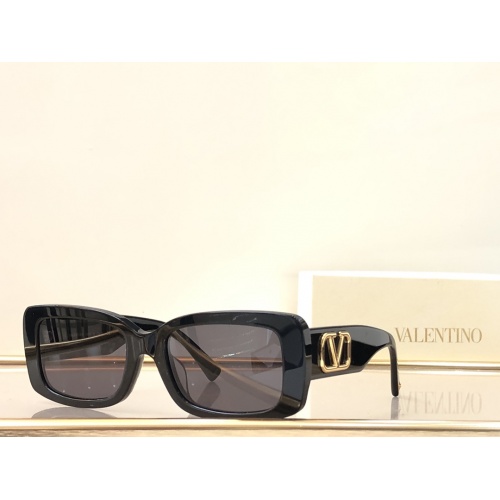 $60.00 USD Valentino AAA Quality Sunglasses #983956