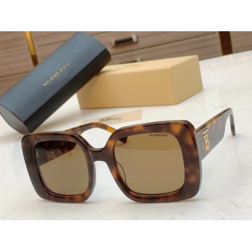 Burberry AAA Quality Sunglasses #984075
