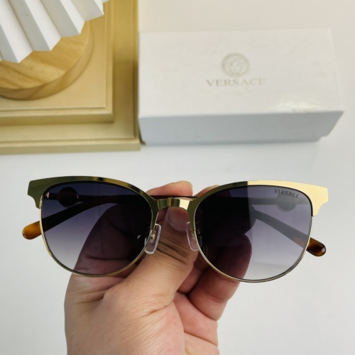 Versace AAA Quality Sunglasses #984247