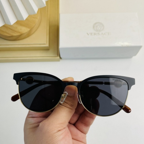 Versace AAA Quality Sunglasses #984251