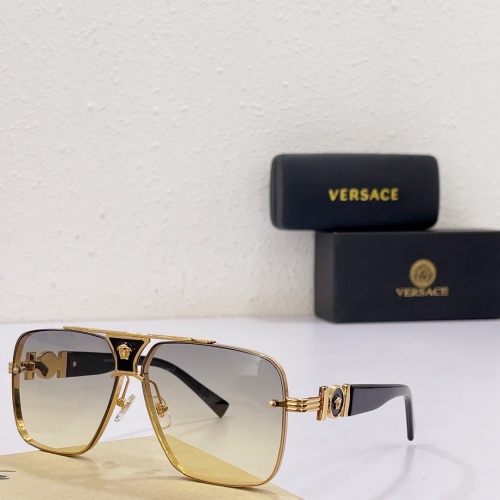 Versace AAA Quality Sunglasses #984293