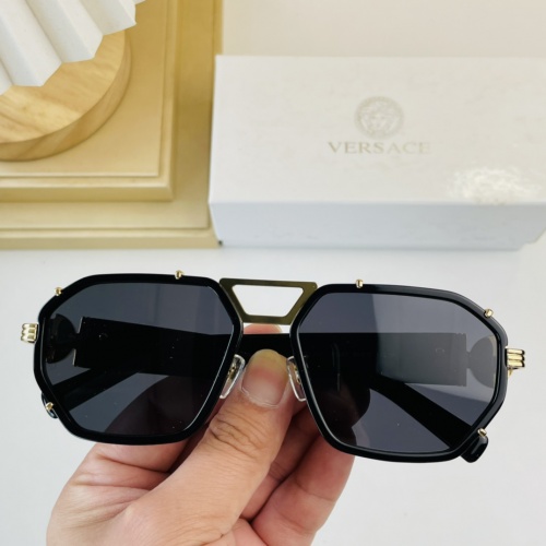 Versace AAA Quality Sunglasses #984295