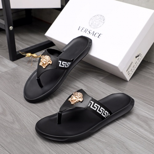 Versace Slippers For Men #984304