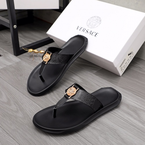 Versace Slippers For Men #984311