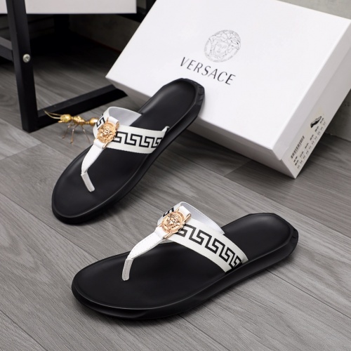 Versace Slippers For Men #984312