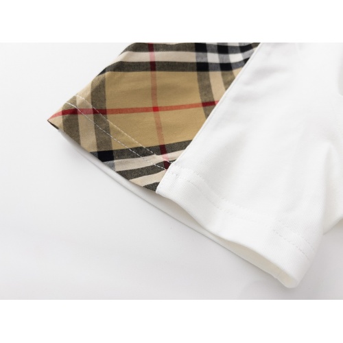 Replica Burberry T-Shirts Short Sleeved For Unisex #984809 $40.00 USD for Wholesale