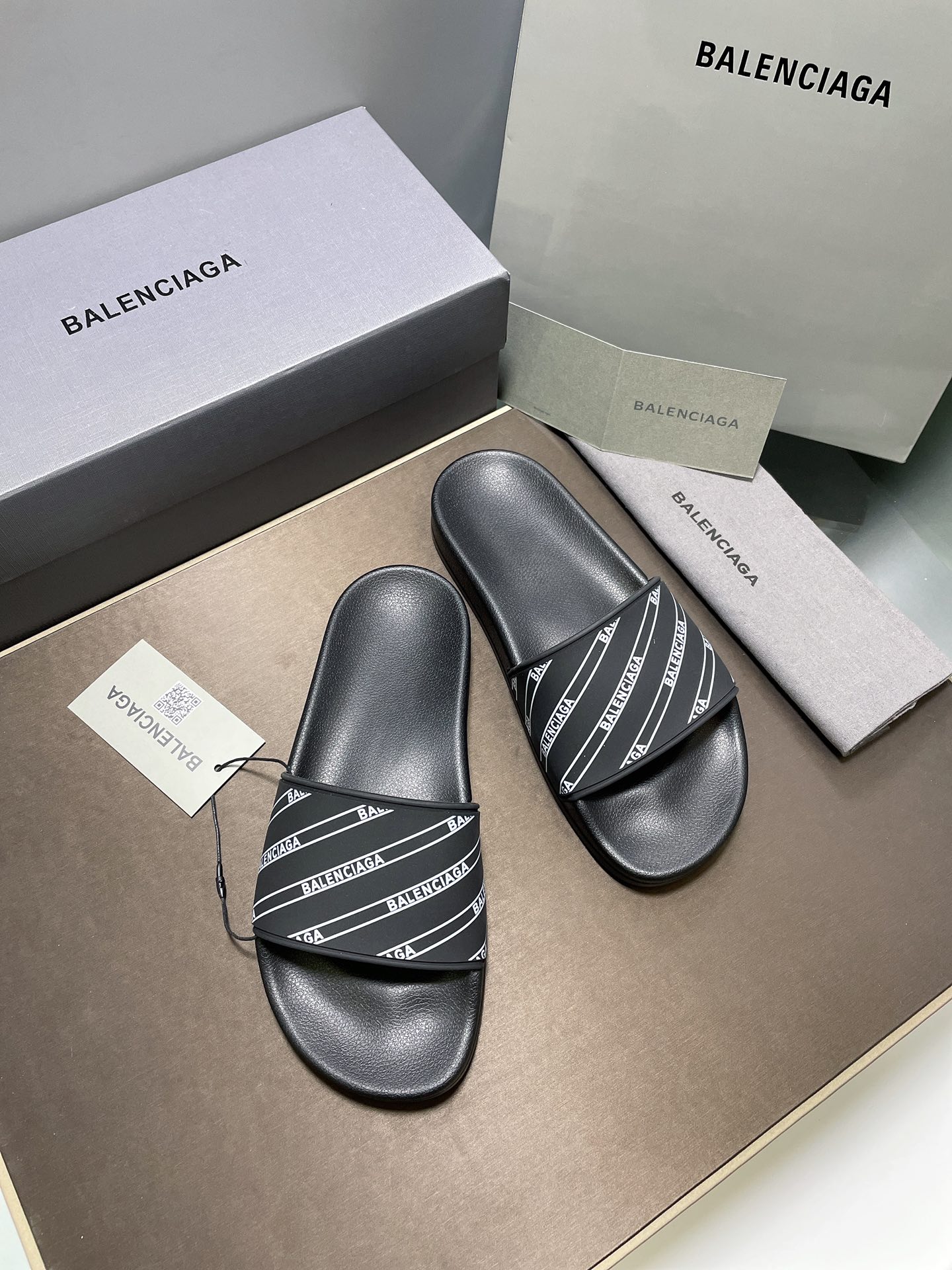 balenciaga slippers men's