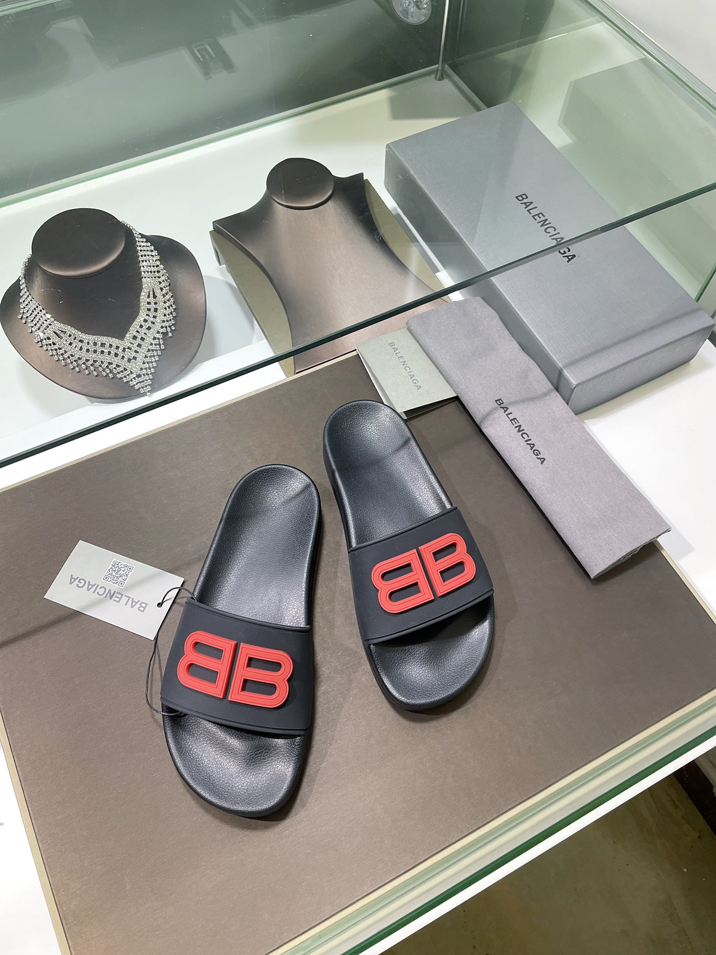 balenciaga slippers mens