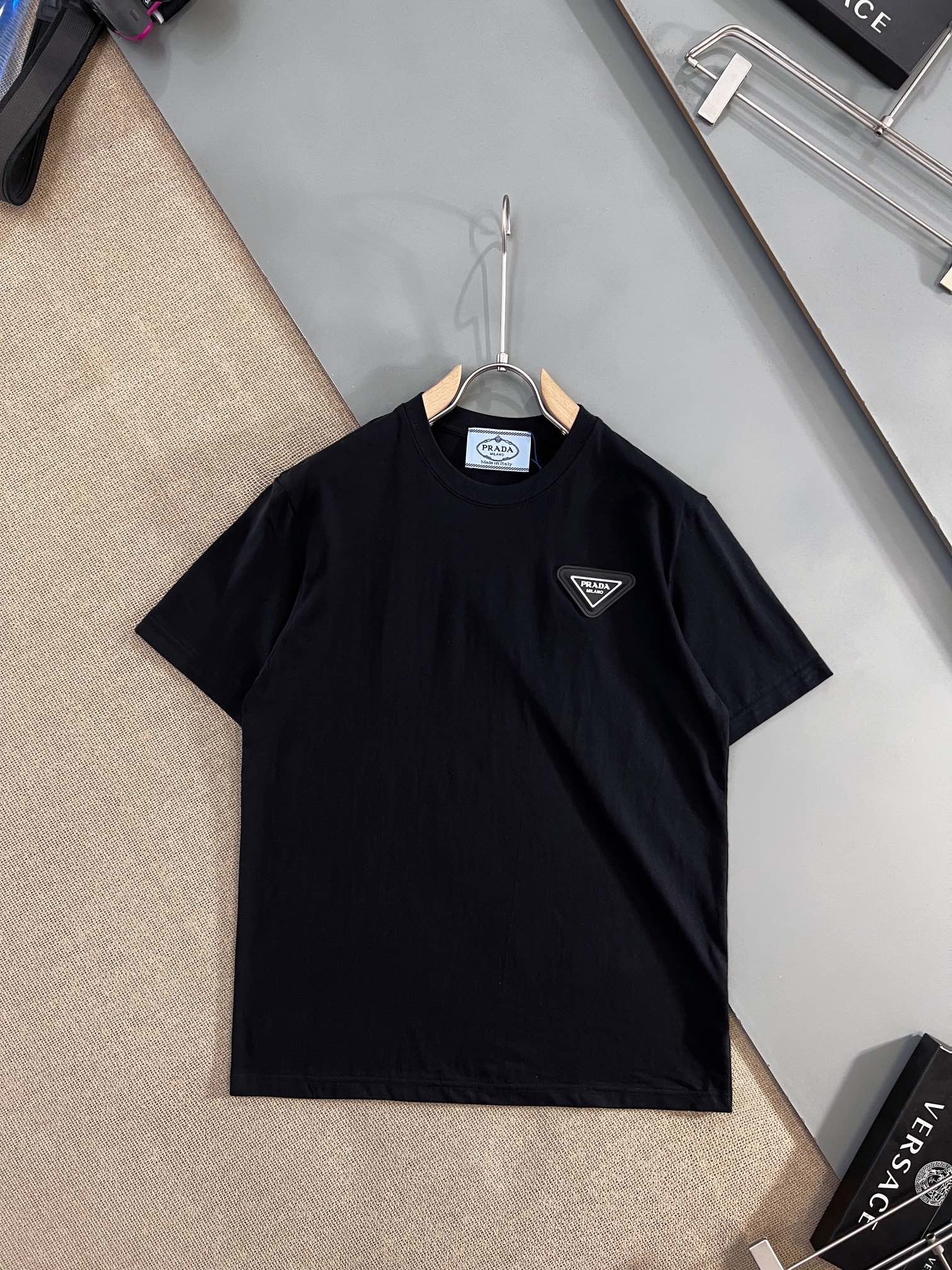 prada t shirt dhgate