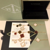 $40.00 USD Van Cleef & Arpels Bracelets For Women #975120