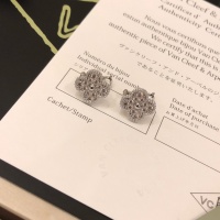$32.00 USD Van Cleef & Arpels Earrings For Women #975540