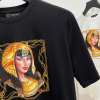 $45.00 USD Versace T-Shirts Short Sleeved For Unisex #976220
