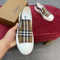 $76.00 USD Burberry Casual Shoes For Men #976456