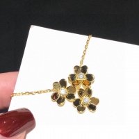 $27.00 USD Van Cleef & Arpels Necklaces For Women #977747