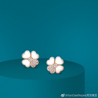 $34.00 USD Van Cleef & Arpels Earrings For Women #977929