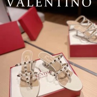 $88.00 USD Valentino Slippers For Women #978738
