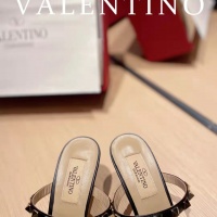 $88.00 USD Valentino Slippers For Women #978741