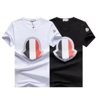 $25.00 USD Moncler T-Shirts Short Sleeved For Men #979809