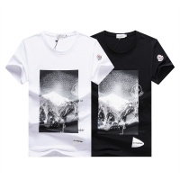 $25.00 USD Moncler T-Shirts Short Sleeved For Men #979824